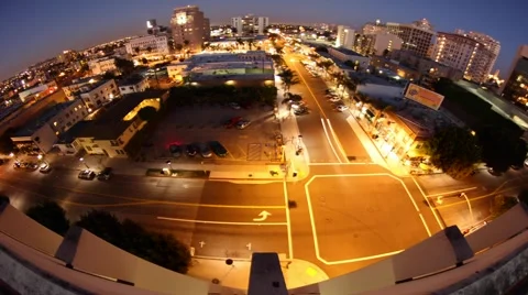 Downtown intersection at sunset 스톡 동영상 2565381