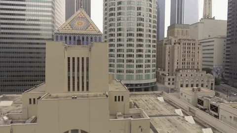 Downtown LA Library Flyby Vídeos de archivo 83940881