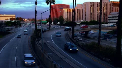 Downtown La Traffic Stockbeeldmateriaal 10754515