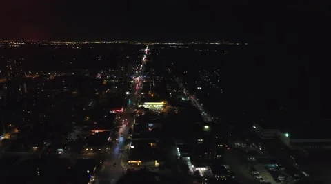 Downtown night life 動画素材 68001957
