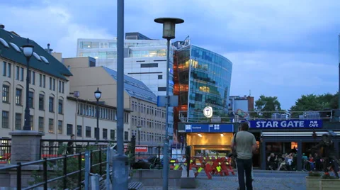 Downtown Oslo in the evening Video stock 27533910