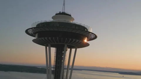 Downtown Seattle: Close Up Space Needle at Sunset Drone Footage 4K Video 스톡 동영상 253816809