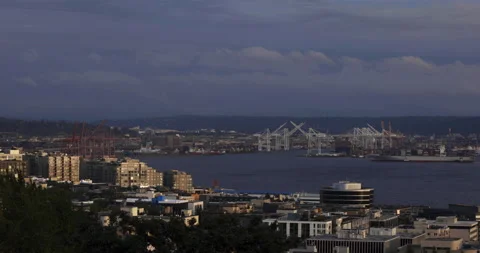 Downtown Seattle panning shot Stock Footage 165249261