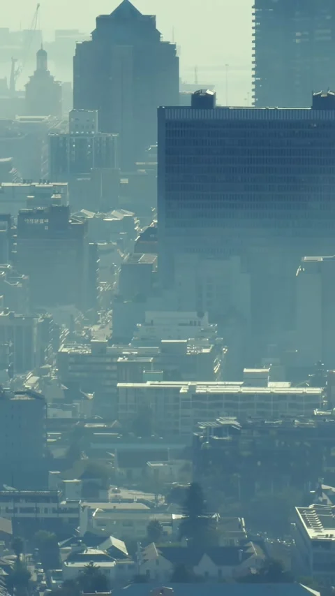 Downtown skyline holding steady while data feed initiating HUD timers, progress Vídeos de archivo 332598485
