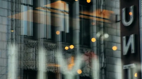 Downtown Storefront Window Reflection 库存影片 953068