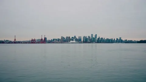 Downtown Vancouver On a Cloudy Day  Stockbeeldmateriaal 233282110