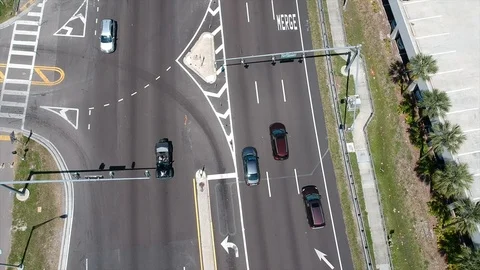 Downward Angle of Traffic Intersection 動画素材 89503107