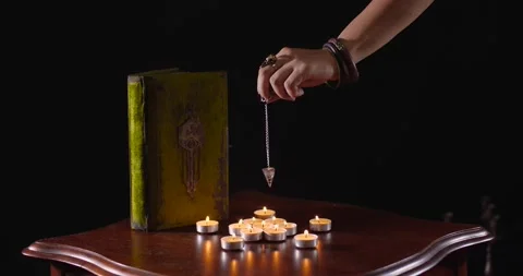 Dowsing. Predicting future or Halloween concept 스톡 동영상 160100718