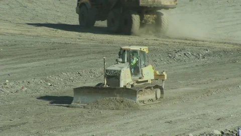 Dozer Moving Dirt B 库存影片 77810597
