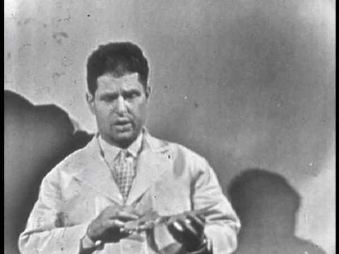 Dr. John Lawrence explains the differences in pressure at different altitudes Video stock 75098290