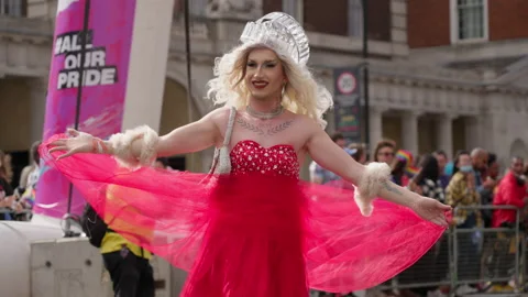 Drag Queen Performs at 50th Anniversary Pride in London LGBTQ Parade Video stock 200876267