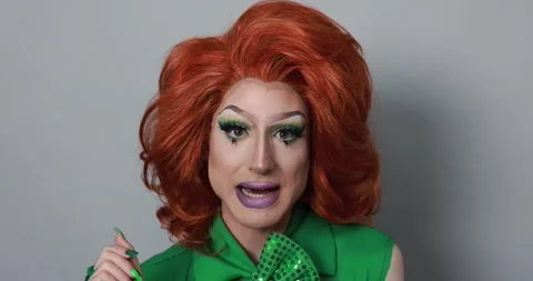 Drag queen talking in camera - Lgbt and gay pride concept Stock Footage 155437927