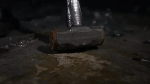 Dragging Sledgehammer Vídeo Stock 86954521