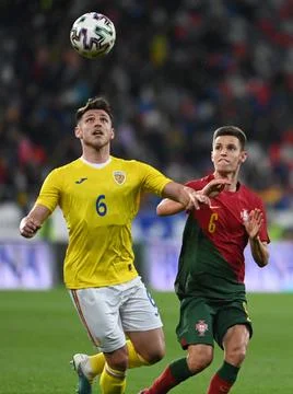 DragoÈ Albu si Tiago Dantas in meciul amical de fotbal dintre Romania U21. Stock Photos