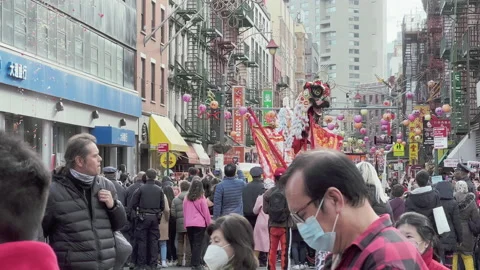 Dragon dance and parade of Lantern Festival in Chinatown. Stock Footage 170575288