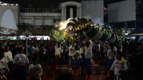 Dragon dance Видео 132339337
