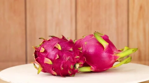 Dragon Fruit on Rotating Display Stockbeeldmateriaal 310283300