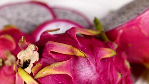 Dragon Fruit Slices on Display Stockbeeldmateriaal 310283252