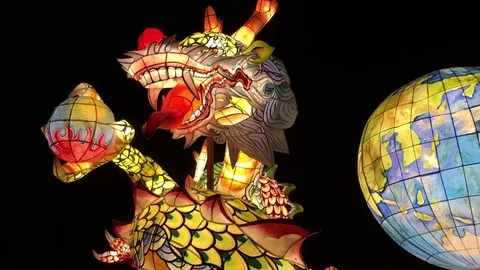 Dragon Globe Lanterns 库存影片 82873554