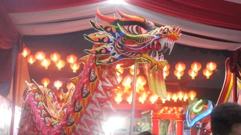 Dragon puppet in Chinese new year celebration Stock Footage 146471565
