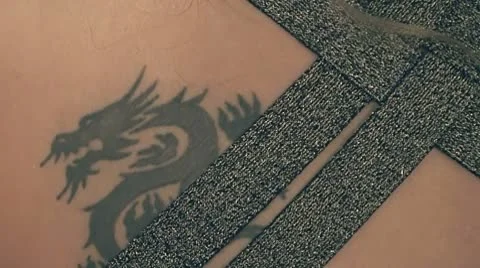 Dragon tattoo on the back 스톡 동영상 10746698