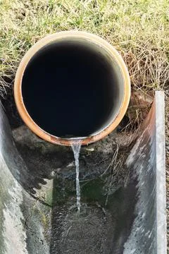 Drainage system under road to remove moisture. Stock-Fotos