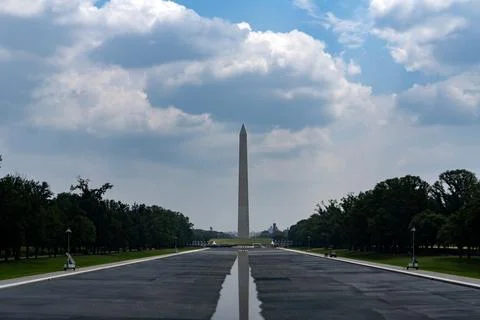 Drained Reflecting Pool: Washington Monument Obelisk View across Drained Pool Stock Photos