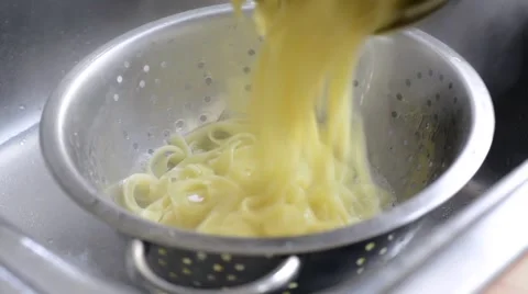 Draining pasta Stock Footage 45534508