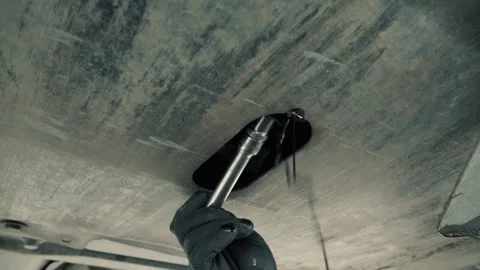 Draining used engine oil Vidéo 138633100