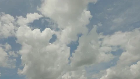 Drama Filled Time Lapse Of Clouds Forming Vídeo Stock 144968430