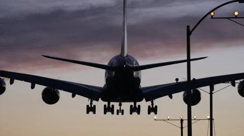 DRAMATIC 747 LANDING AT SUNSET Vidéo 63319831