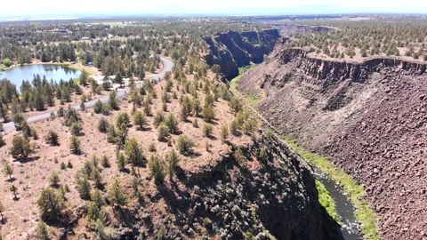 DRAMATIC AERIAL OF THE CROOKED RIVER GORGE IN CENTRAL OREGON Stock Footage 150917493