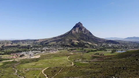 Dramatic aerial view of a road leading to simonsberg mountain peak in stellen Stock-Footage 108513739