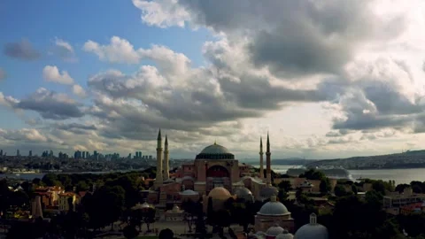 Dramatic aesthetics: Istanbul's Blue Mosque at sunset, with towering Stock Footage 250511145