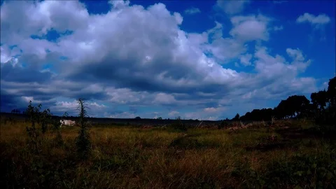 Dramatic and Beautiful Timelapse in the Field, Dramatic Clouds Timelapse, Video stock 91622241