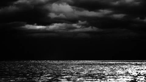 Dramatic baltic sea under stormy skies Stockbeeldmateriaal 313554199