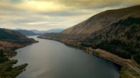 Dramatic beauty of the Cumbrian countryside through mesmerizing drone foota.. 库存影片 246047676