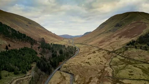 Dramatic beauty of the Cumbrian countryside through mesmerizing drone foota.. Stockbeeldmateriaal 246047772