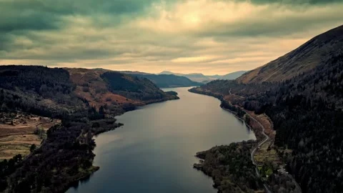 Dramatic beauty of the Cumbrian countryside through mesmerizing drone foota.. Stockbeeldmateriaal 246047829