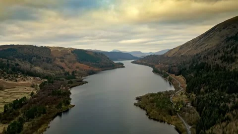 Dramatic beauty of the Cumbrian countryside through mesmerizing drone foota.. Vidéo 246047923