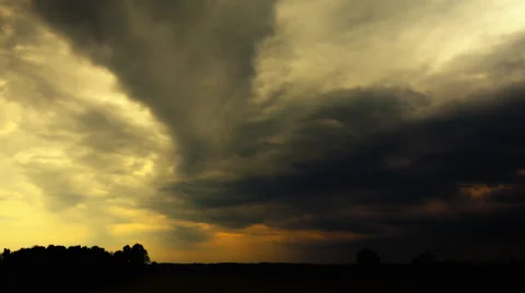 Dramatic Brooding Clouds Time-Lapse HDR Awesome Video stock 54948468