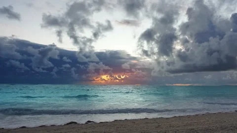 Dramatic caribbean sunrise over ocean waves. Storm Stock-Footage 86101403