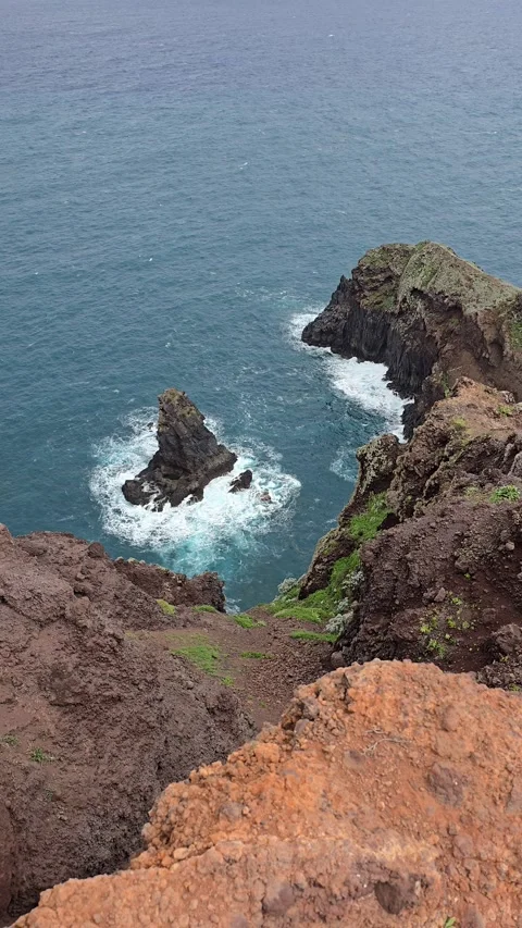 Dramatic cliffs and ocean waves at Ponta de São Lourenço, Madeira. Stock Footage 310025565