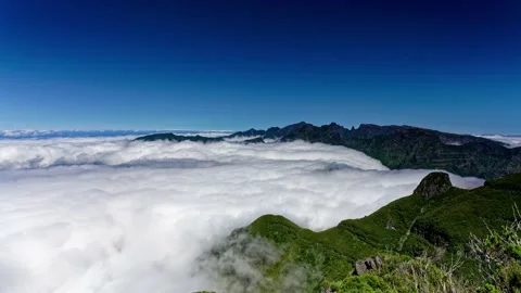 A dramatic cloud flow in mountains Stock-Footage 237989342