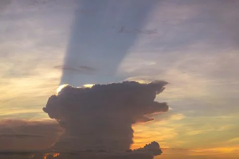 Dramatic Cloud Formation at Sunset 库存照片