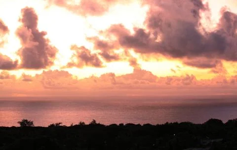 Dramatic cloud formations in the skies over the ocean in Saipan 스톡 사진