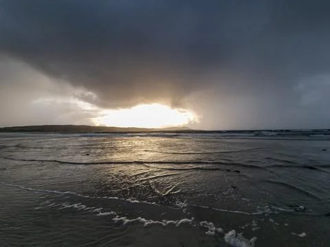 Dramatic clouds above Narin Strand, a beautiful large blue flag beach in Portnoo Stock-Fotos