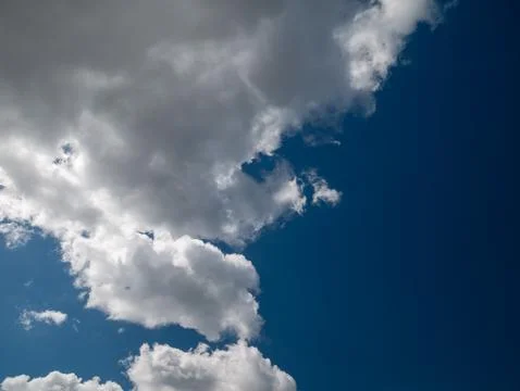 Dramatic Clouds in Blue Sky Foto stock