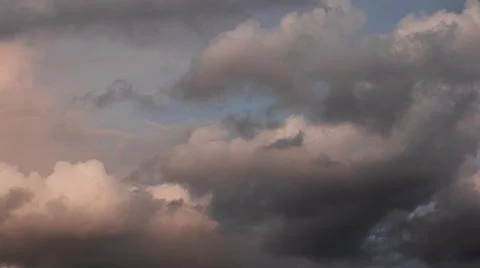 Dramatic Clouds in Evening Sky Fotos Stock