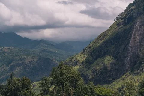 Dramatic clouds gathering over Ella Gap in Sri Lanka 스톡 사진